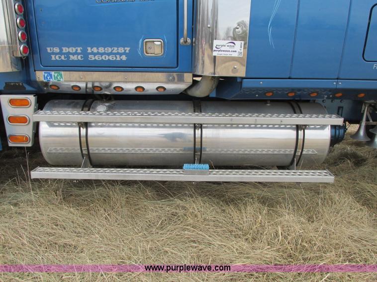 image for item F4854 1998 Western Star 4964EX semi truck