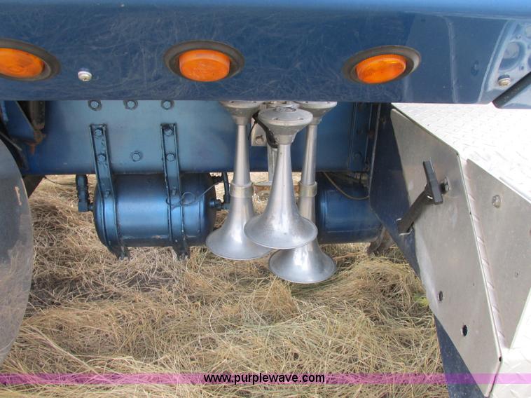 image for item F4854 1998 Western Star 4964EX semi truck