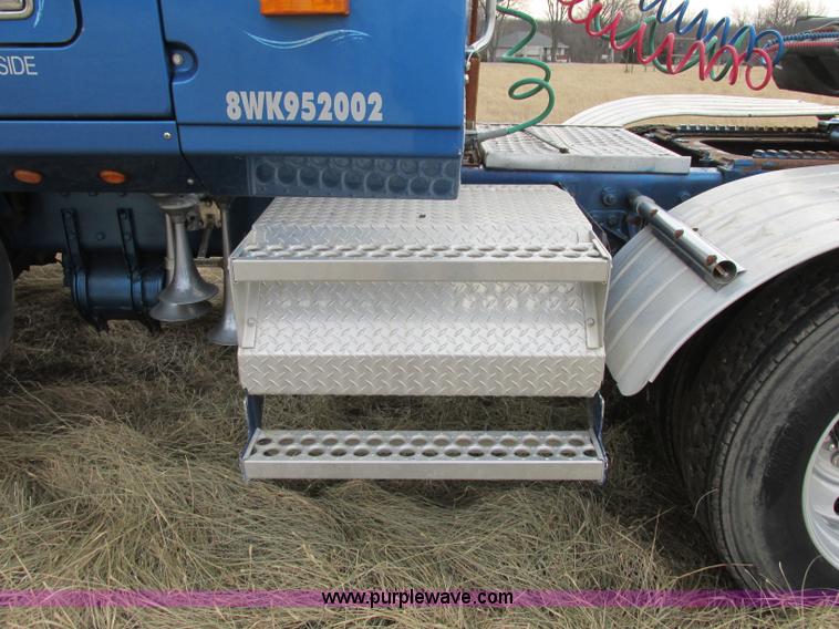 image for item F4854 1998 Western Star 4964EX semi truck