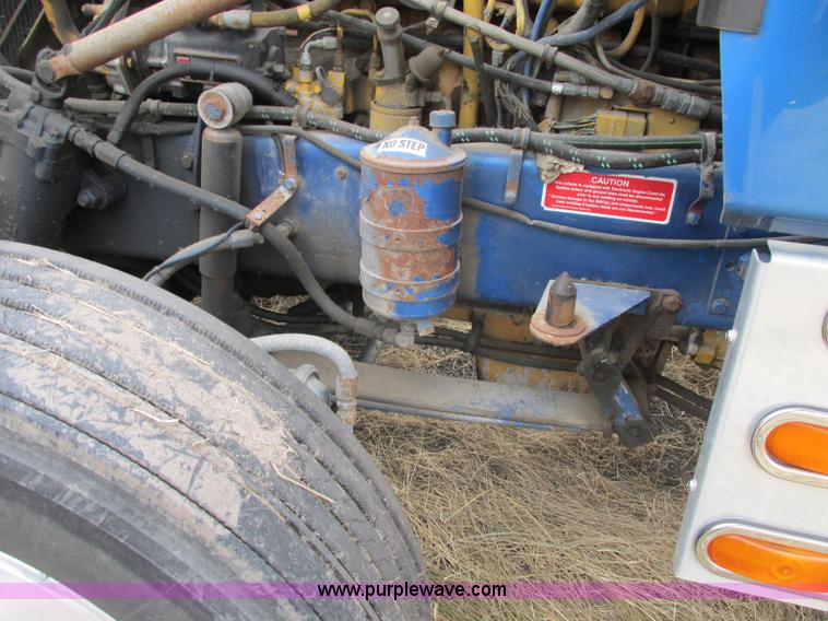 image for item F4854 1998 Western Star 4964EX semi truck