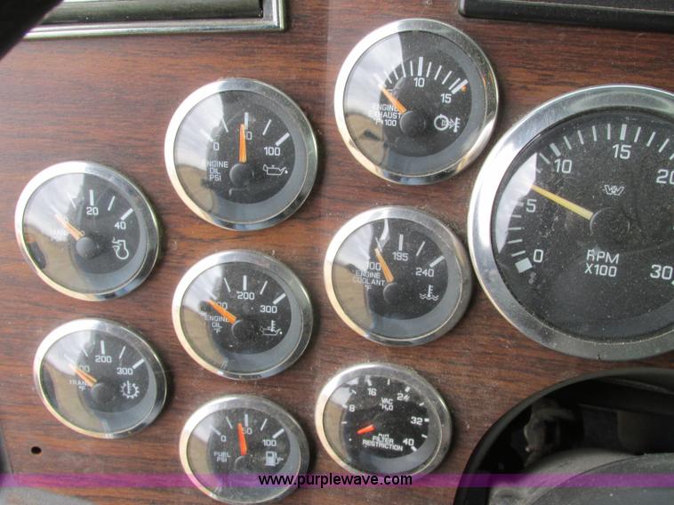 image for item F4854 1998 Western Star 4964EX semi truck