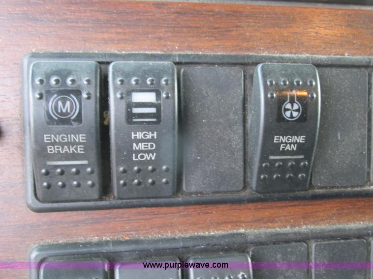 image for item F4854 1998 Western Star 4964EX semi truck