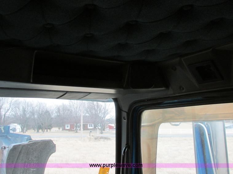 image for item F4854 1998 Western Star 4964EX semi truck