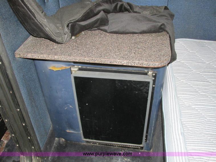 image for item F4854 1998 Western Star 4964EX semi truck