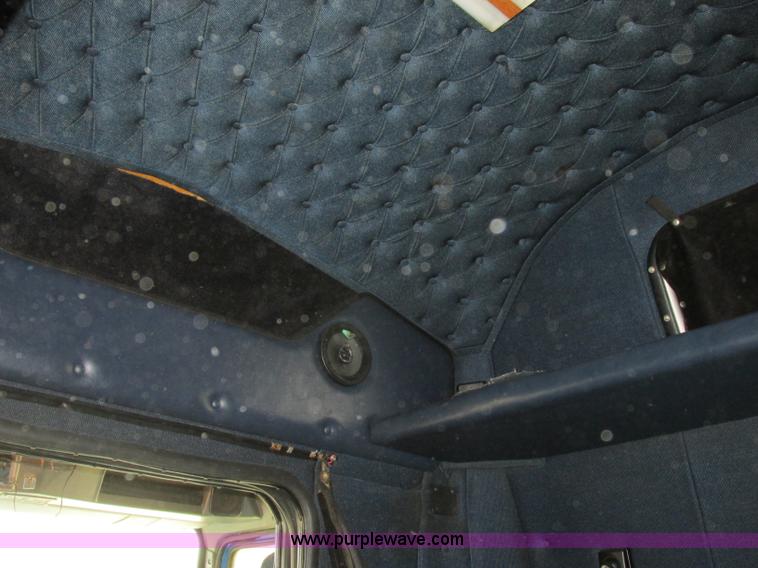 image for item F4854 1998 Western Star 4964EX semi truck