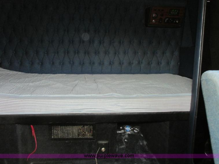 image for item F4854 1998 Western Star 4964EX semi truck