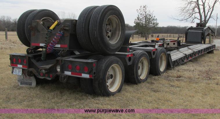 image for item F4857 2001 Fontaine TL50NEB triple axle trailer with stinger