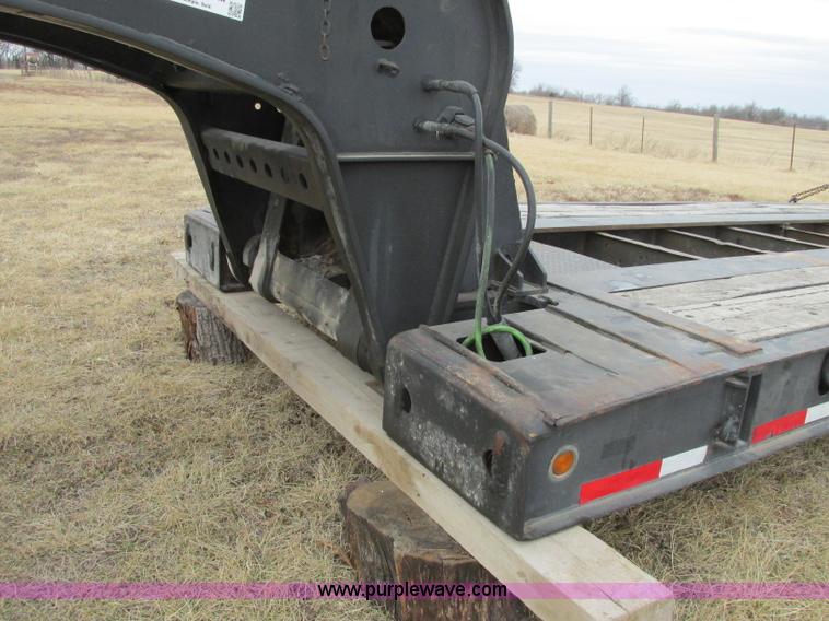 image for item F4857 2001 Fontaine TL50NEB triple axle trailer with stinger