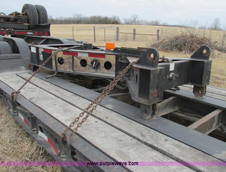 image for item F4857 2001 Fontaine TL50NEB triple axle trailer with stinger