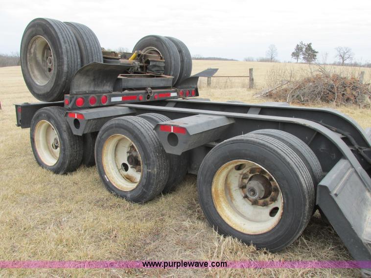 image for item F4857 2001 Fontaine TL50NEB triple axle trailer with stinger