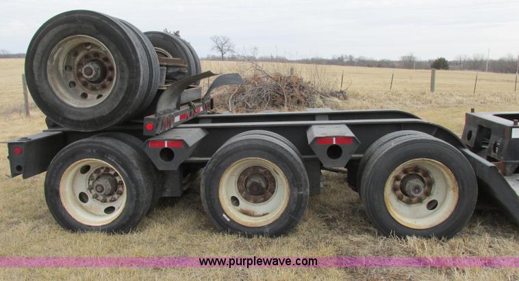 image for item F4857 2001 Fontaine TL50NEB triple axle trailer with stinger