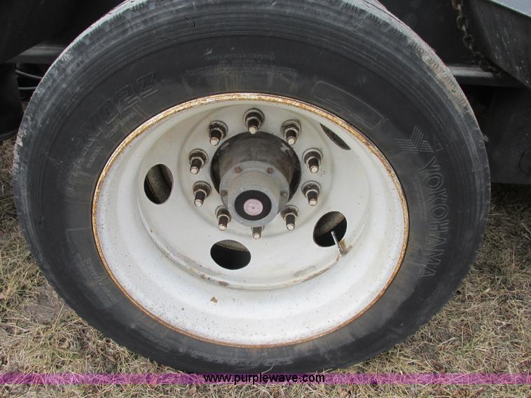 image for item F4857 2001 Fontaine TL50NEB triple axle trailer with stinger