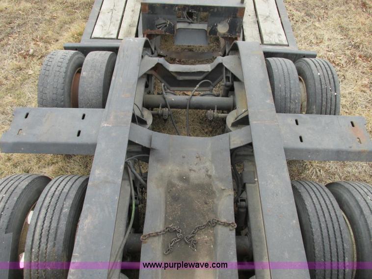 image for item F4857 2001 Fontaine TL50NEB triple axle trailer with stinger