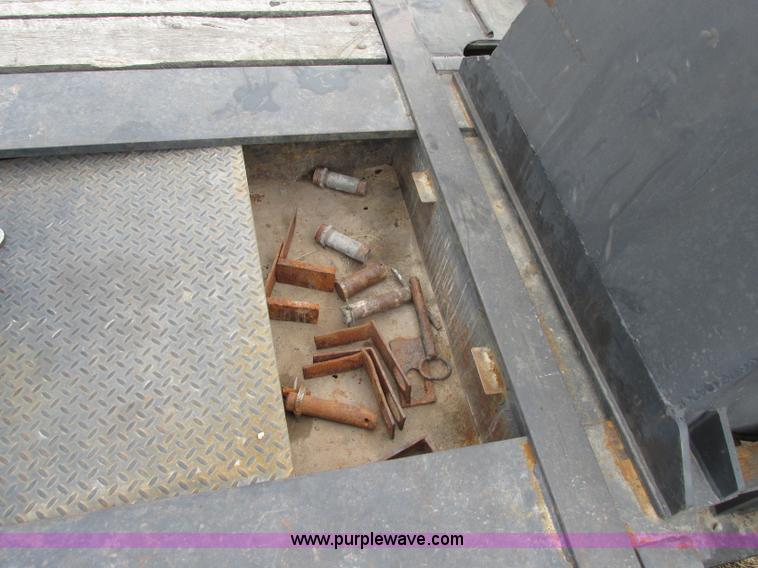 image for item F4857 2001 Fontaine TL50NEB triple axle trailer with stinger