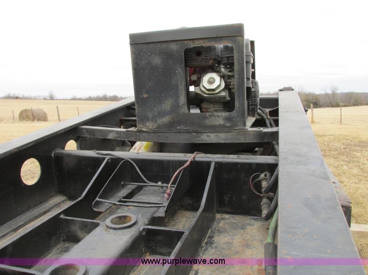 image for item F4857 2001 Fontaine TL50NEB triple axle trailer with stinger