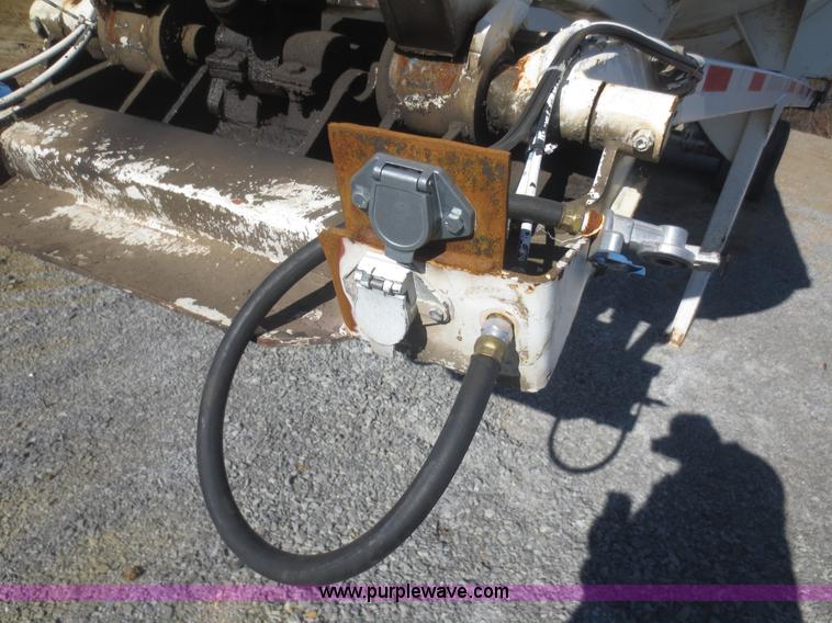 image for item F6648 2000 CPS 32' end dump trailer