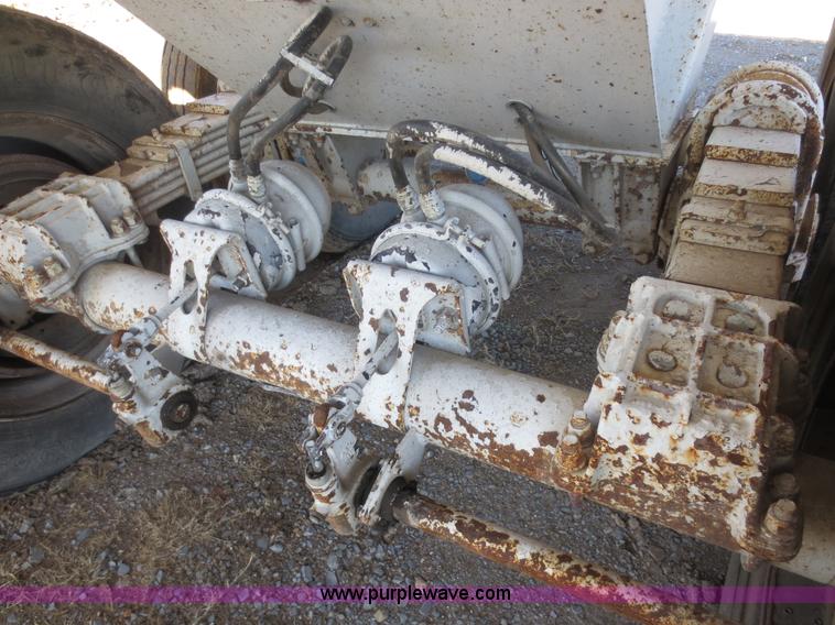 image for item F6648 2000 CPS 32' end dump trailer