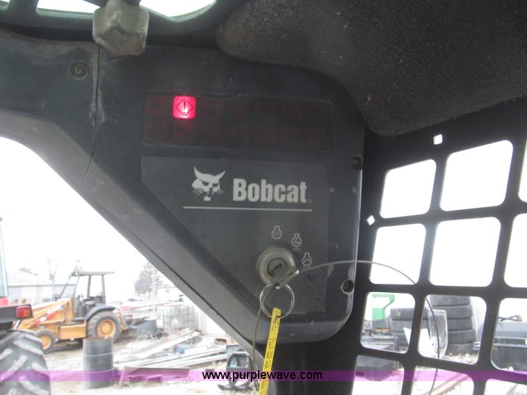 image for item F7230 2007 Bobcat S150 skid steer