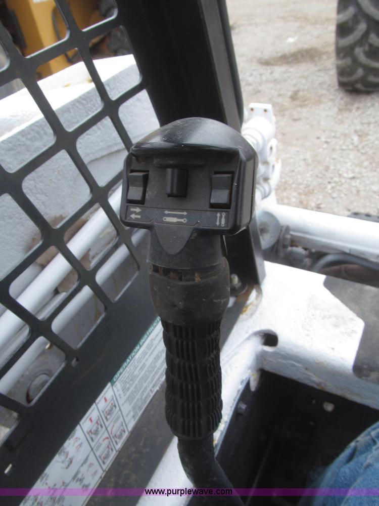 image for item F7230 2007 Bobcat S150 skid steer
