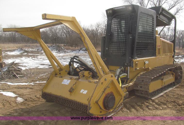 image for item F7231 2007 Rayco C87FM XP Super Crawler brush cutter