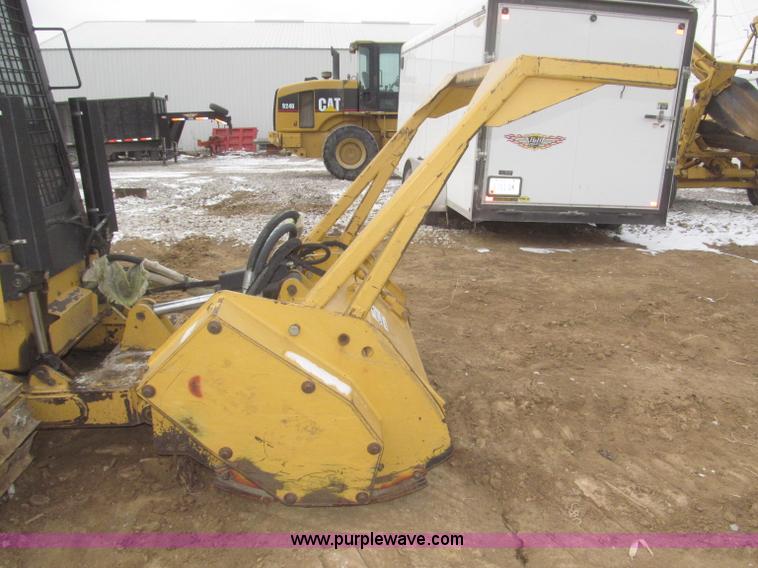 image for item F7231 2007 Rayco C87FM XP Super Crawler brush cutter