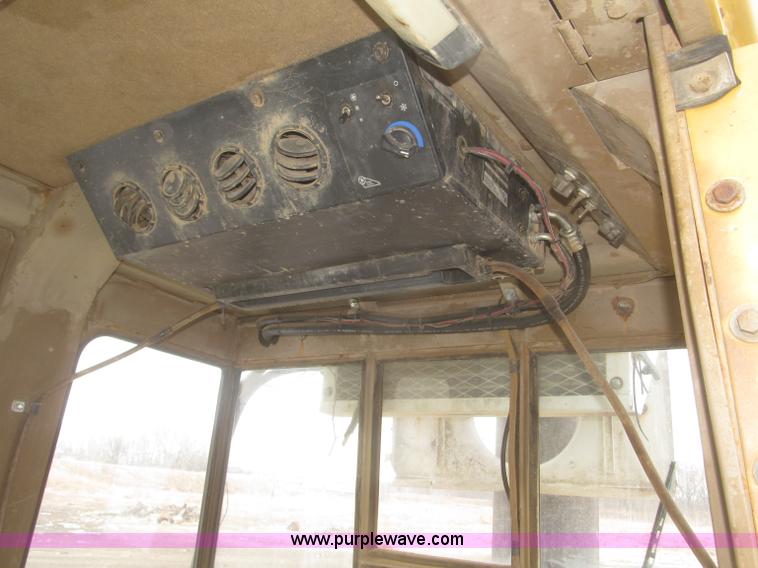 image for item F7232 1990 Caterpillar 953 LGP track loader