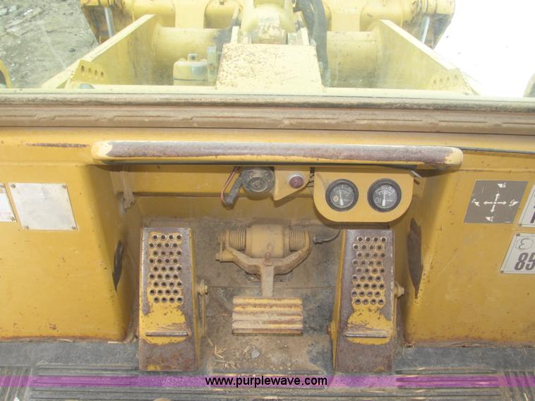 image for item F7232 1990 Caterpillar 953 LGP track loader