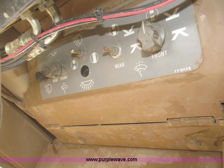 image for item F7232 1990 Caterpillar 953 LGP track loader