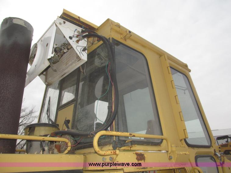 image for item F7232 1990 Caterpillar 953 LGP track loader