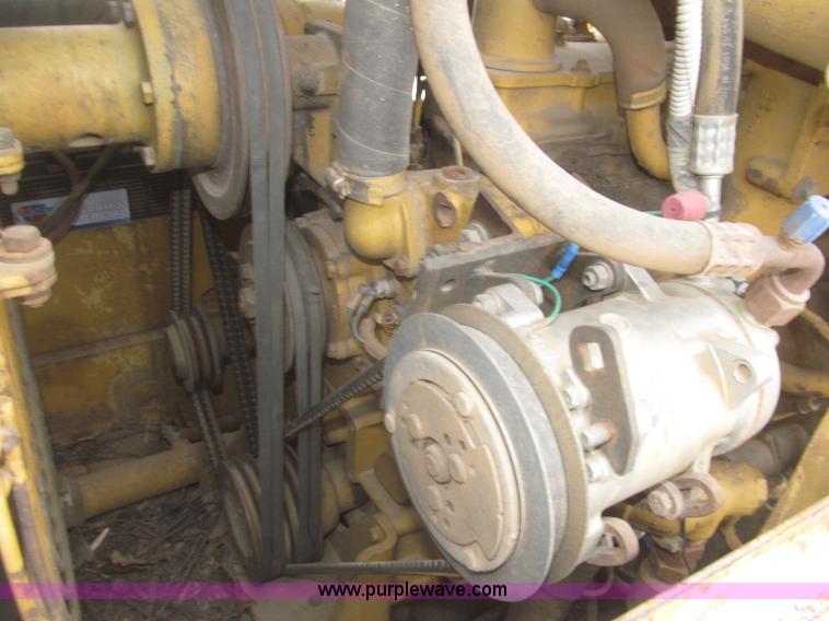 image for item F7232 1990 Caterpillar 953 LGP track loader