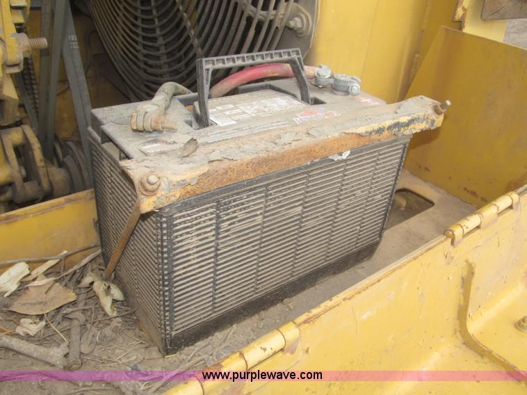 image for item F7232 1990 Caterpillar 953 LGP track loader