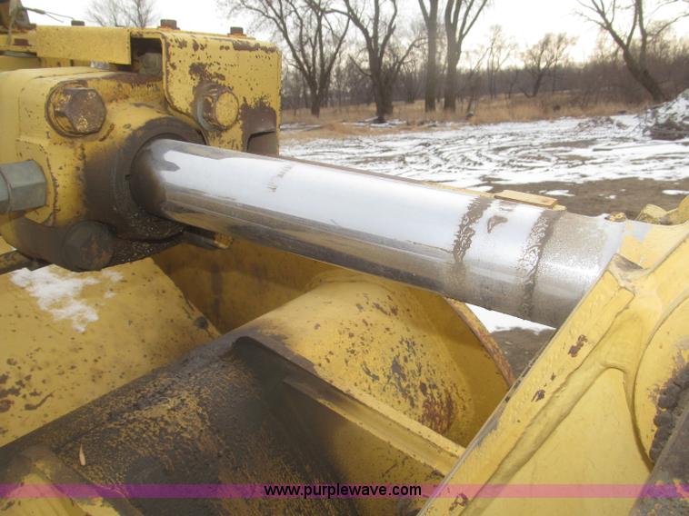 image for item F7232 1990 Caterpillar 953 LGP track loader
