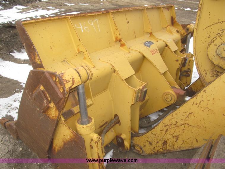 image for item F7232 1990 Caterpillar 953 LGP track loader