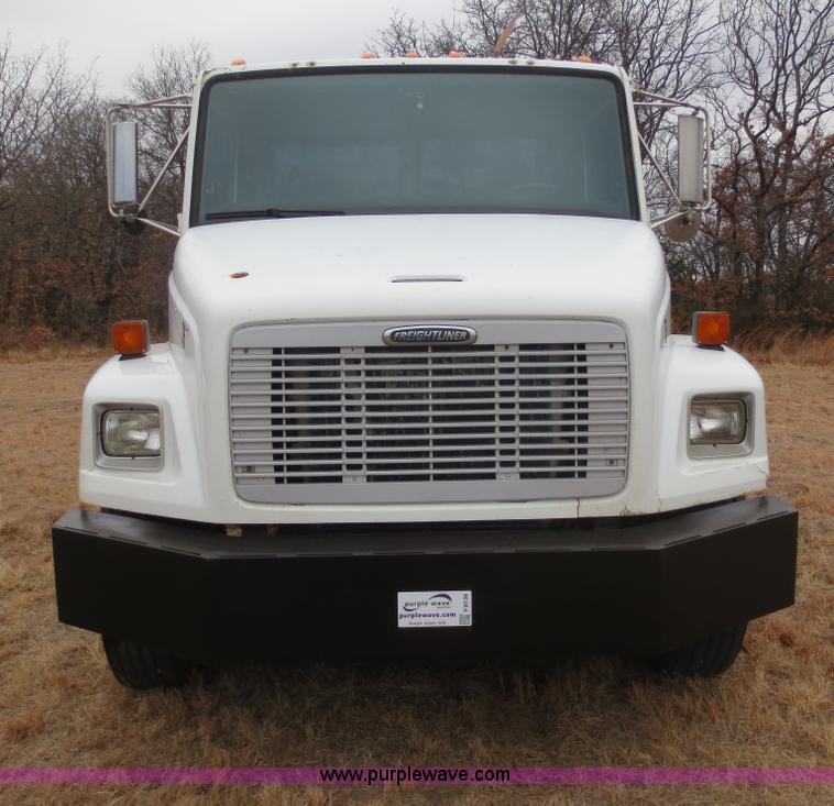 image for item F8139 1999 Freightliner FL80 winch truck