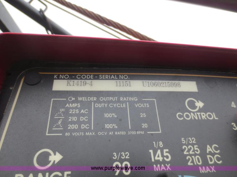 image for item F8139 1999 Freightliner FL80 winch truck