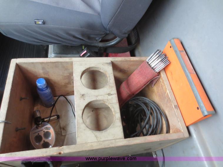 image for item F8139 1999 Freightliner FL80 winch truck