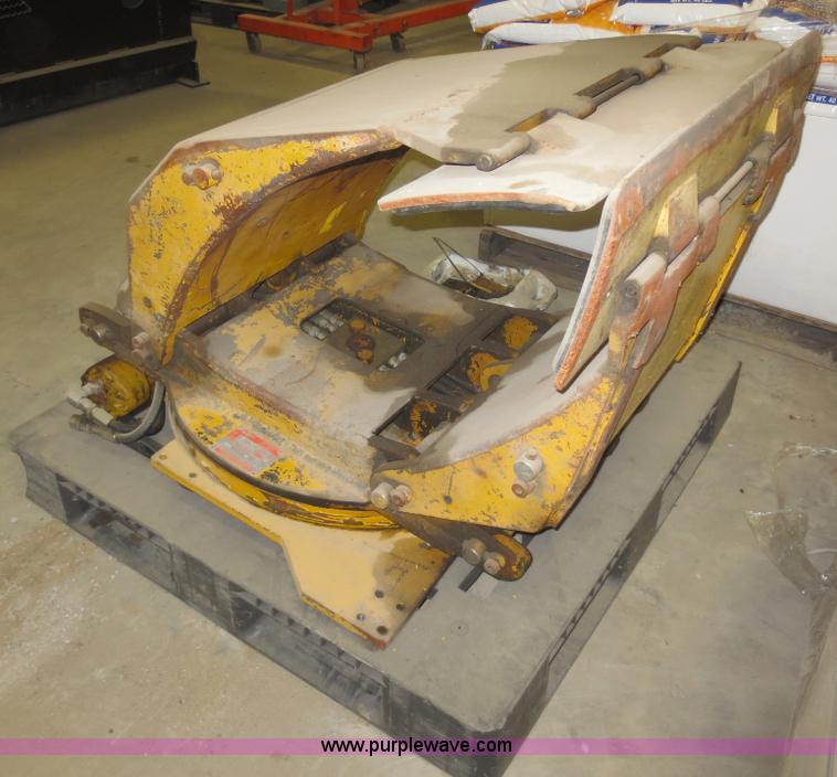 image for item F8141 Cas Cape Roll LLP lift truck attachment