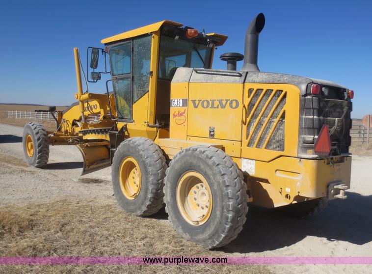 image for item F8146 2007 Volvo G930 articulated motor grader
