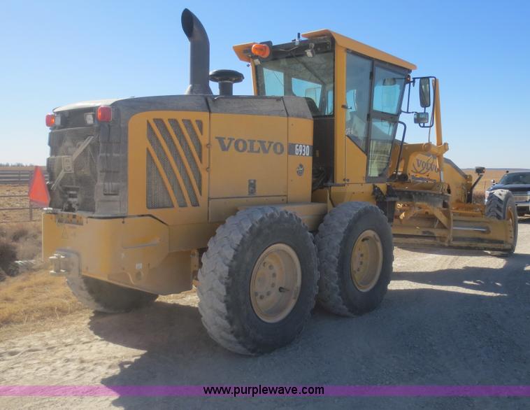 image for item F8146 2007 Volvo G930 articulated motor grader