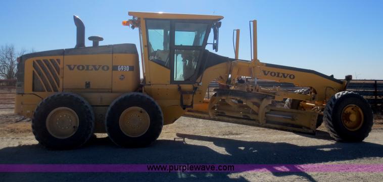 image for item F8146 2007 Volvo G930 articulated motor grader