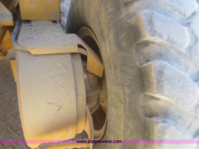 image for item F8146 2007 Volvo G930 articulated motor grader