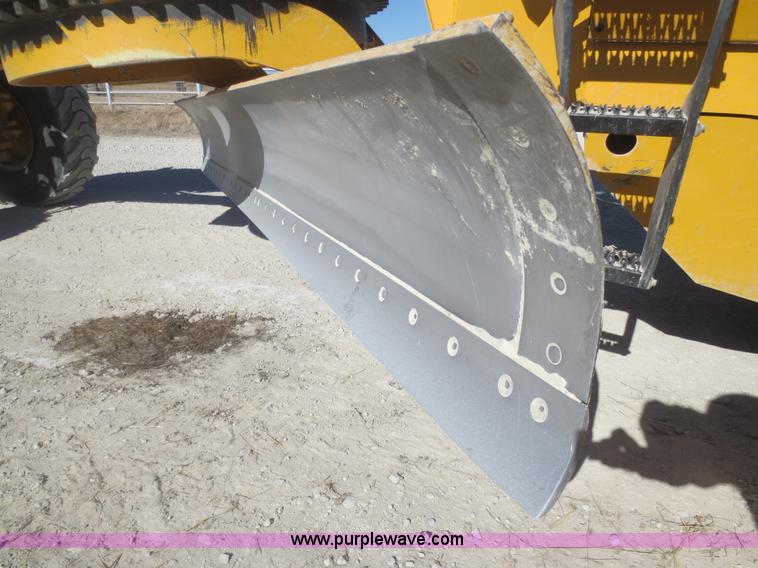 image for item F8146 2007 Volvo G930 articulated motor grader