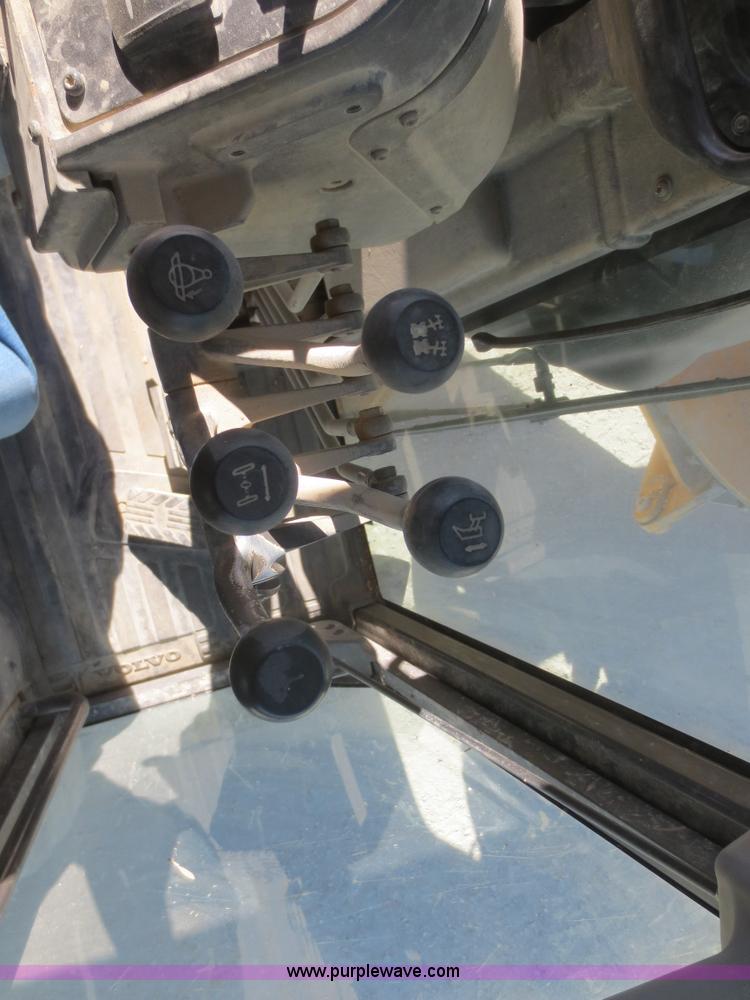 image for item F8146 2007 Volvo G930 articulated motor grader