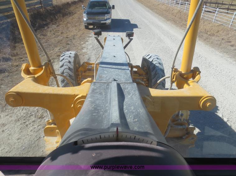 image for item F8146 2007 Volvo G930 articulated motor grader