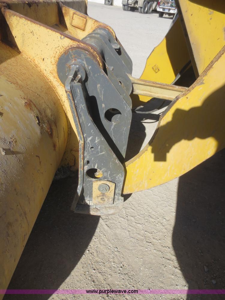 image for item F8147 2002 Komatsu WA250-3L wheel loader