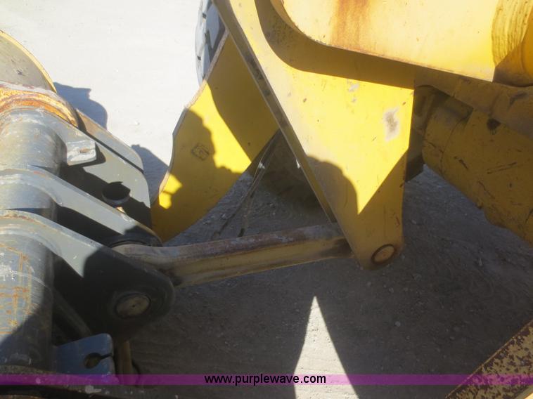 image for item F8147 2002 Komatsu WA250-3L wheel loader