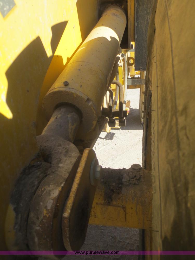 image for item F8147 2002 Komatsu WA250-3L wheel loader