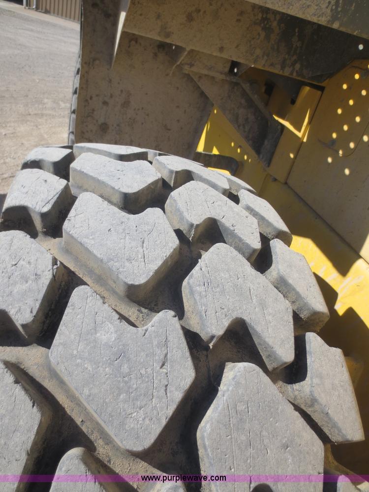 image for item F8147 2002 Komatsu WA250-3L wheel loader