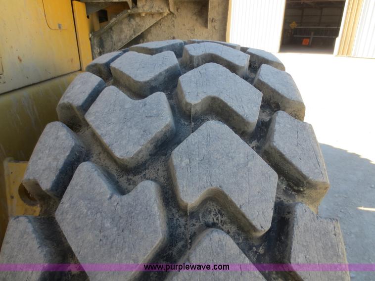 image for item F8147 2002 Komatsu WA250-3L wheel loader