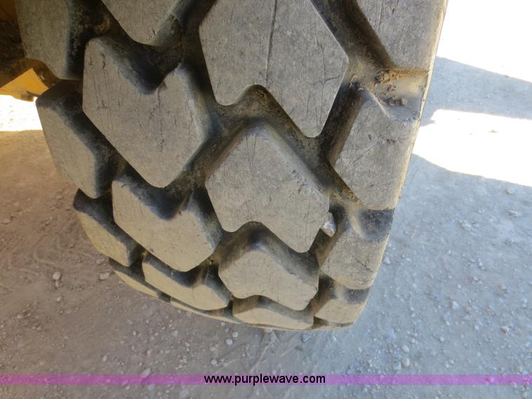 image for item F8147 2002 Komatsu WA250-3L wheel loader